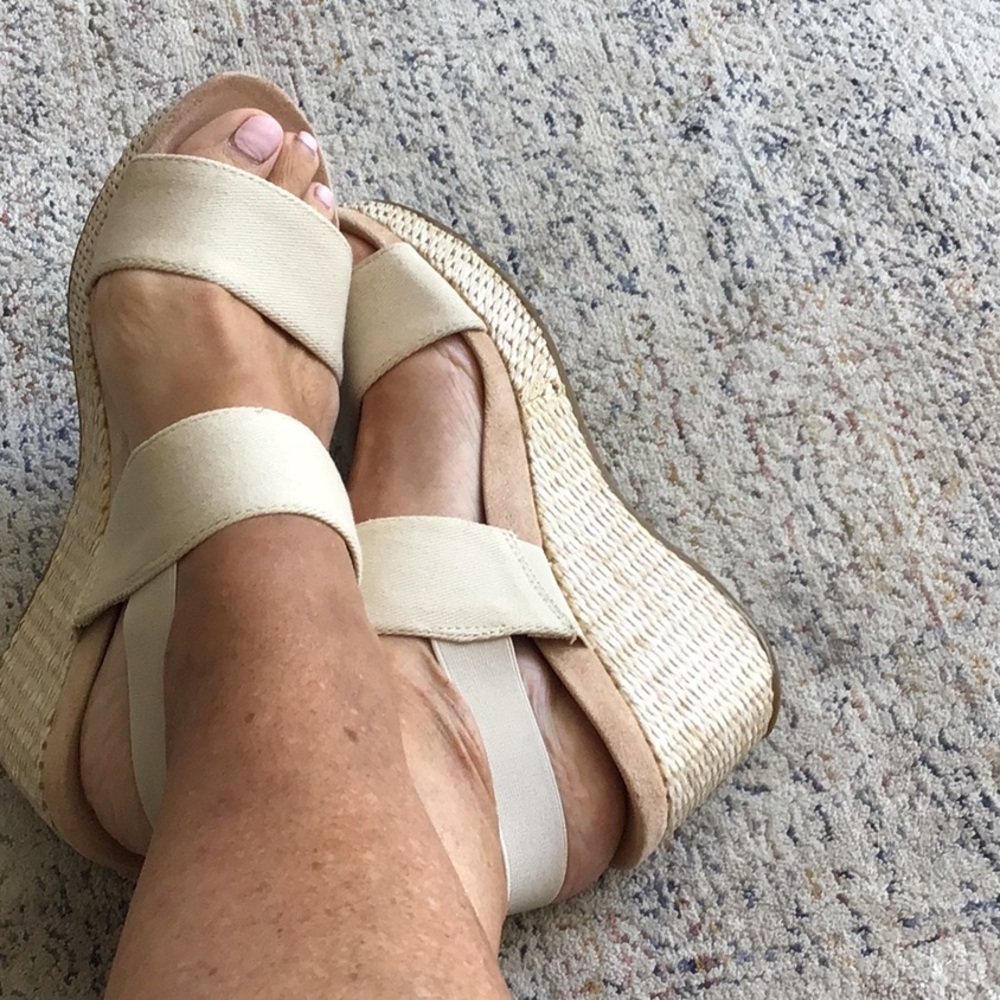 Life Stride Cream Wedge Sandals